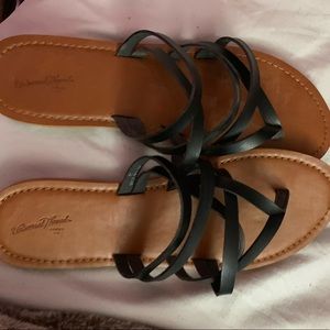 Universals Thread Sandals Size 11